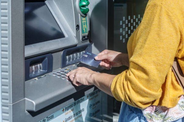 Mi kell a bankszámla nyitáshoz? Mi kell a bankszámla nyitáshoz?
