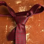 Hogyan kell a windsor nyakkendőt kötni?