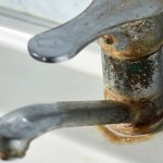 Hogyan távolíthatom el a vízkövet gyorsan?