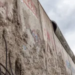 Mikor történt a berlini fal leomlása?