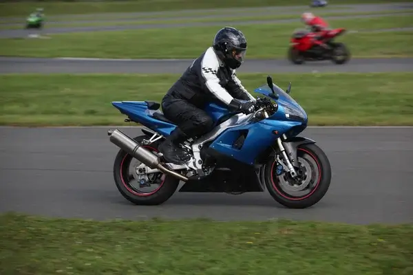 Hogyan válasszunk motoros ruhát?