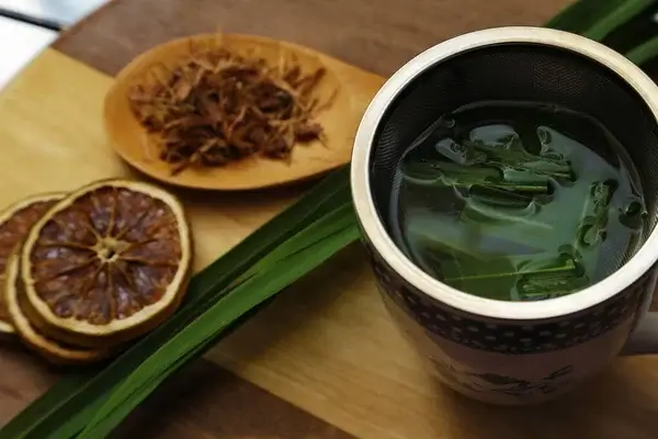 Mennyi idő után hat a citromfű tea?