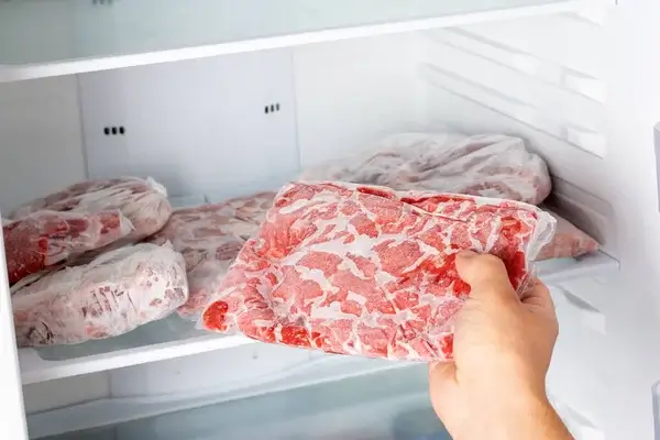 Fagyasztott hús kiolvasztása gyorsan - hogyan kell?