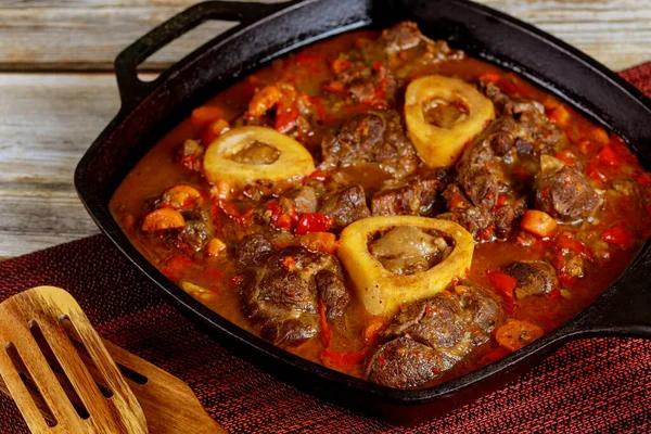 Pörkölt készítése lépésről lépésre: tippek és trükkök