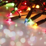 Hogyan kell biztonságosan használni az ünnepi fényeket?